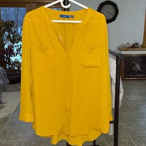 Apt. 9 v-neck women’s yellow long sleeve blouse / shirt
